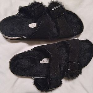 Arizona Suede Sandals (41 euros)